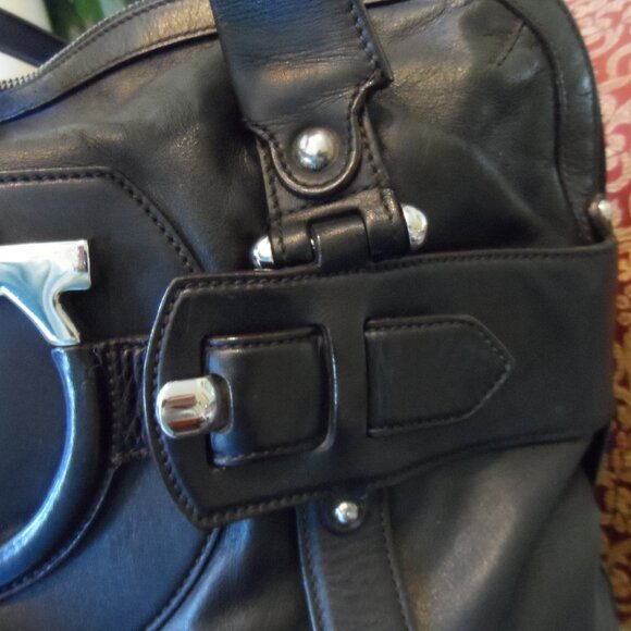 Salvatore Ferragamo Black Lamb Skin Leather "Gancio" Shoulder Bag - Picture 8 of 16